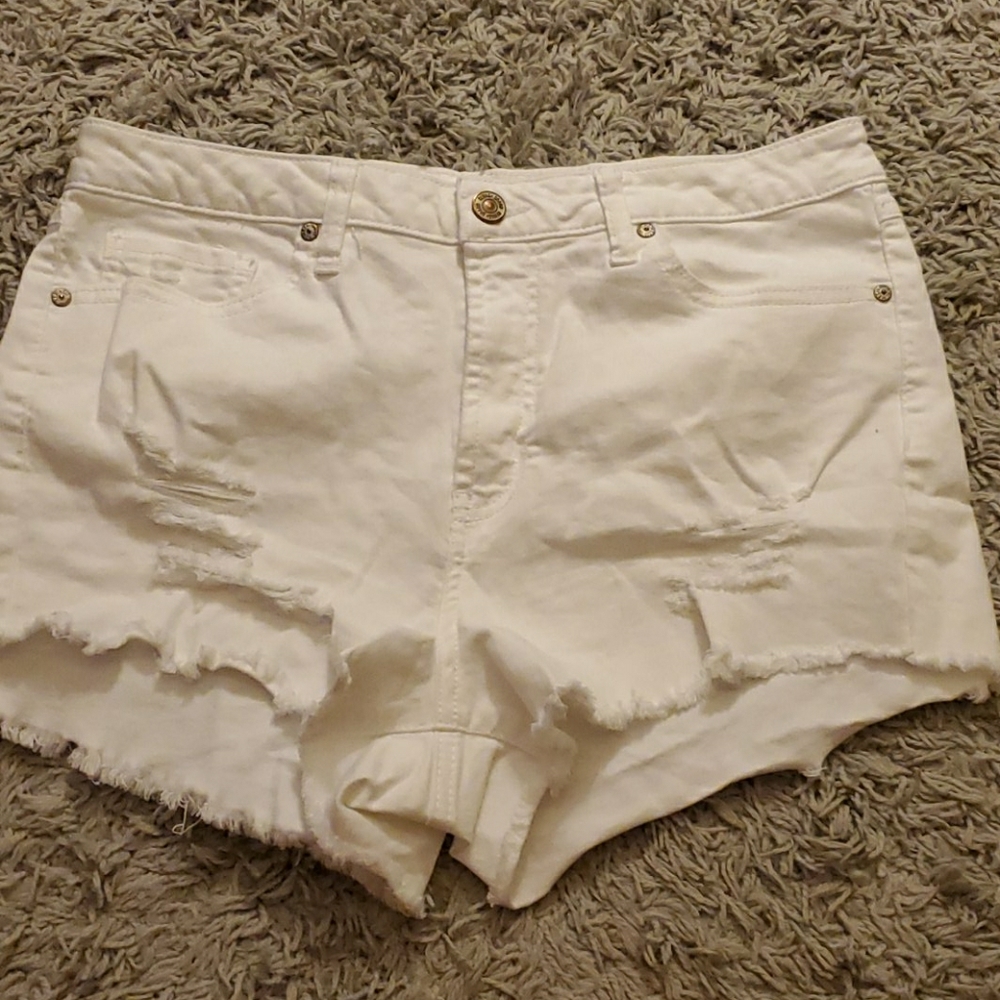 Cute ripped white shorts